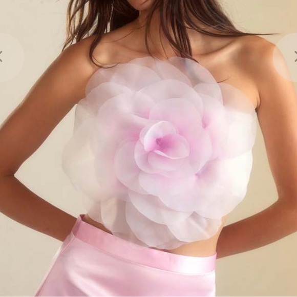 Cynthia Rowley Tops - NWT $295 Cynthia Rowley Pink and White Floral Strapless Blouse Runs Small